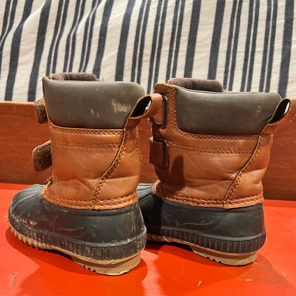 Baby gap duck boots 7/8T - Picture 3 of 6